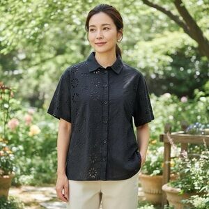 American Eagle Outfitters women’s black eyelet  100% cotton button down top Sz L
